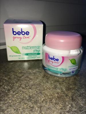 Die bebe young care creme für mischhaut mit grünen Tee :)
<br />

<br />
Erster Eindruck:
<br />

<br />
- sie spendet sehr gut Feuchtigkeit
<br />
- sie mattiert und ist perfekt als make up base 
<br />
- sie riecht angenehm frisch
<br />
- sie fühlt sich leicht auf der Haut an und zieht schnell ein